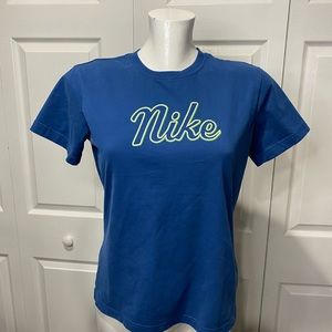 Woman’s Nike t-shirt